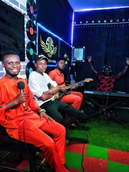 The Smart Crew - Hot Praises Session